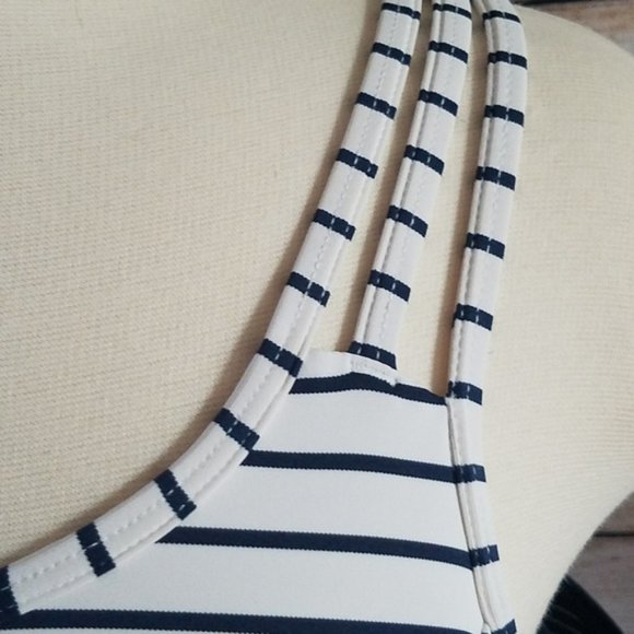 Athleta Fully Focused Top Tank Bra Support Navy Blue / White Size XXS EUC - Picture 10 of 15